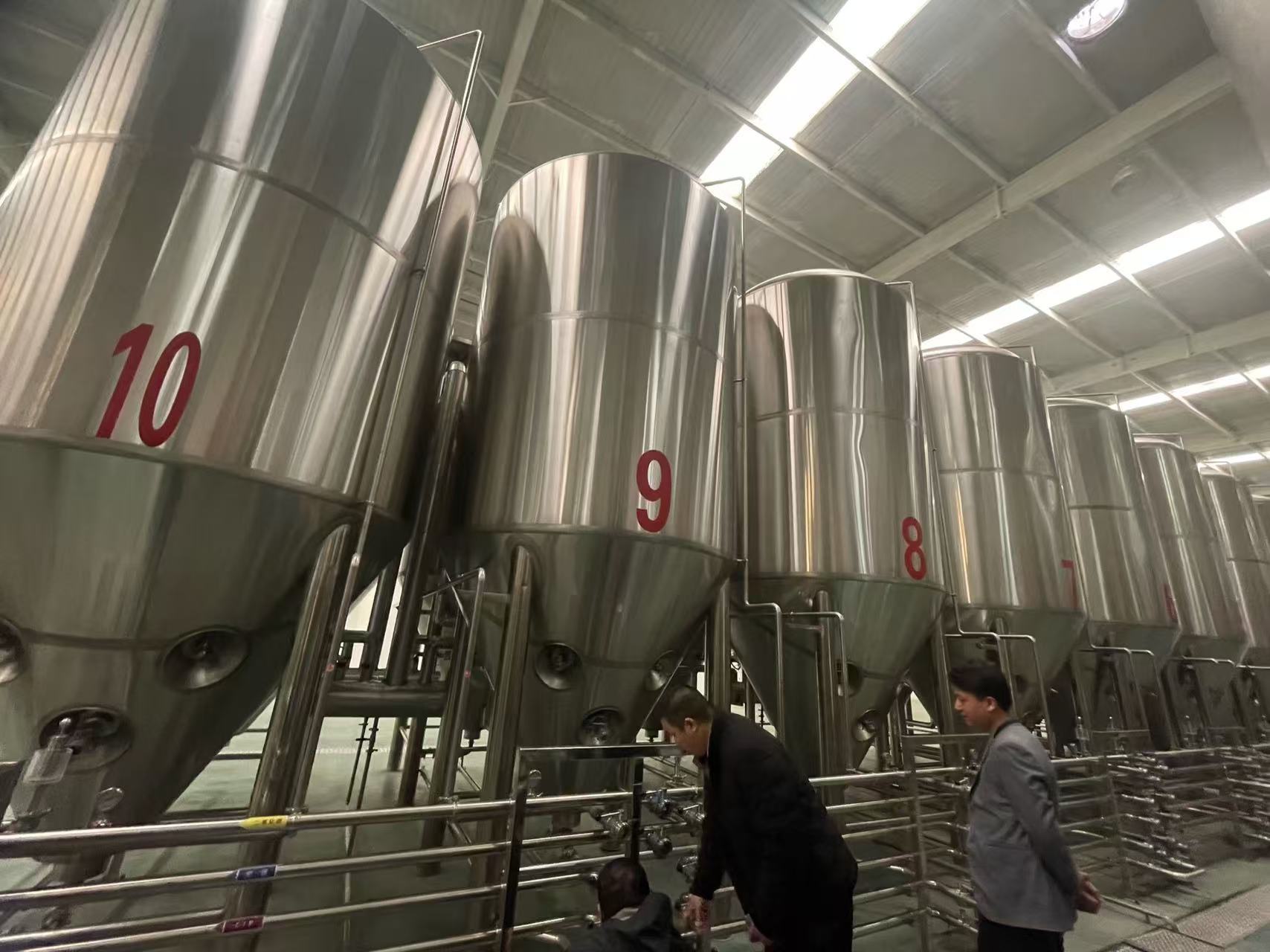 舒兰精酿啤酒设备厂—平面布置、设备设计、制造、调试、培训等一条龙服务